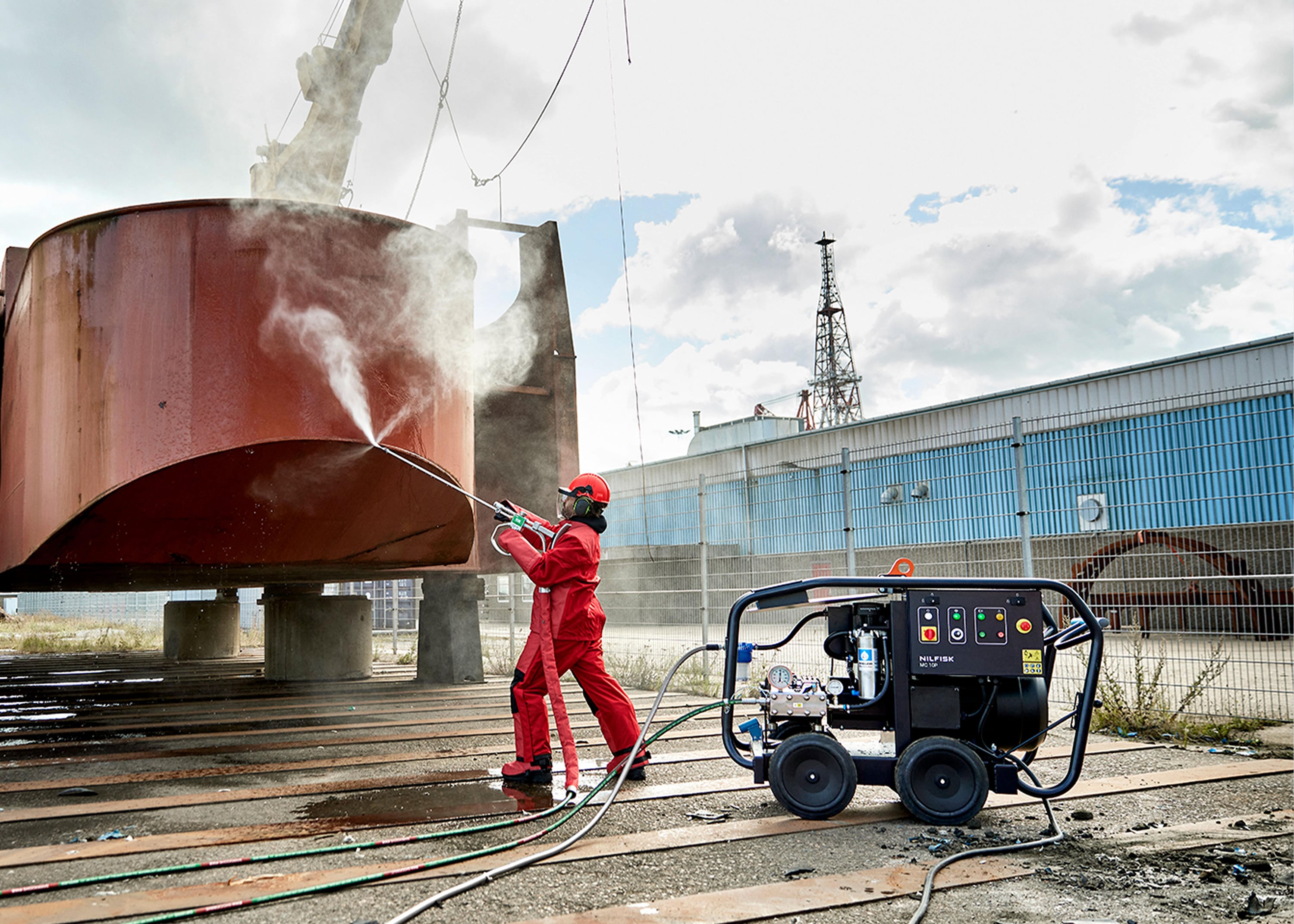 Petrol/diesel-powered pressure washers